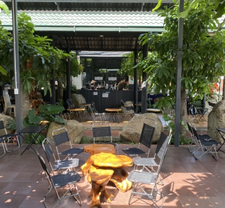 Góc chill cafe sáng tại Sala Garden